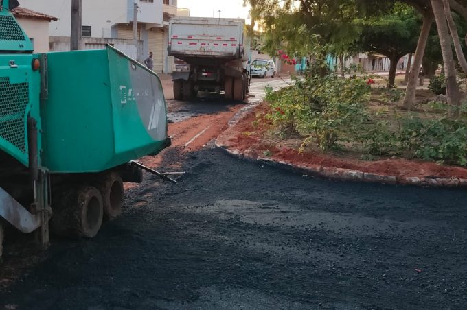 Prefeitura avança com obra de recuperação asfáltica em São João da Vitória