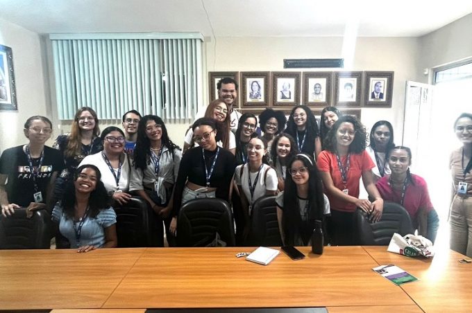 Núcleo de Prevenção e Monitoramento da Violência nas Escolas recebe visita de alunos do Curso de Psicologia da Uesb