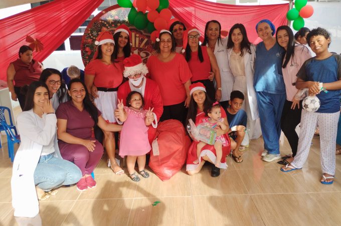 Festa de Natal leva alegria às crianças do Hospital Municipal Esaú Matos