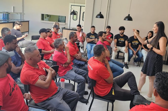 Secretaria de Desenvolvimento Econômico oferece palestras voltadas à saúde mental de trabalhadores em parceria com empresas
