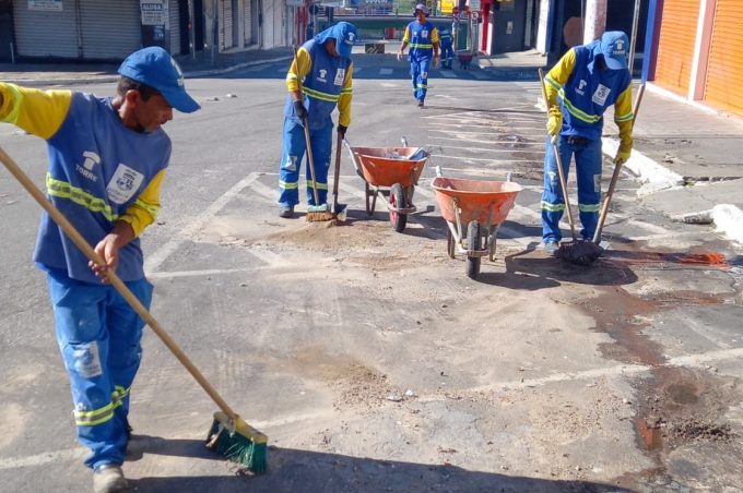 Secretaria Municipal de Serviços Públicos realiza mutirões de limpeza no Mercadão