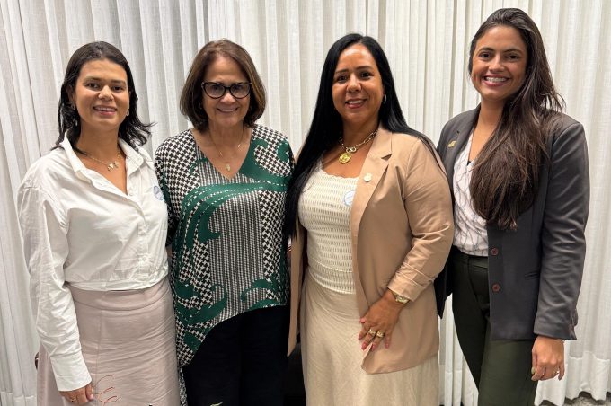 Comitiva da Secretaria de Políticas para Mulheres busca ampliação das políticas de proteção à mulher em Brasília 