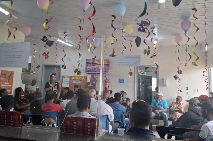 Centro de Atenção Psicossocial Álcool e outras Drogas promove atividade de Carnaval voltada a socialização de usuários