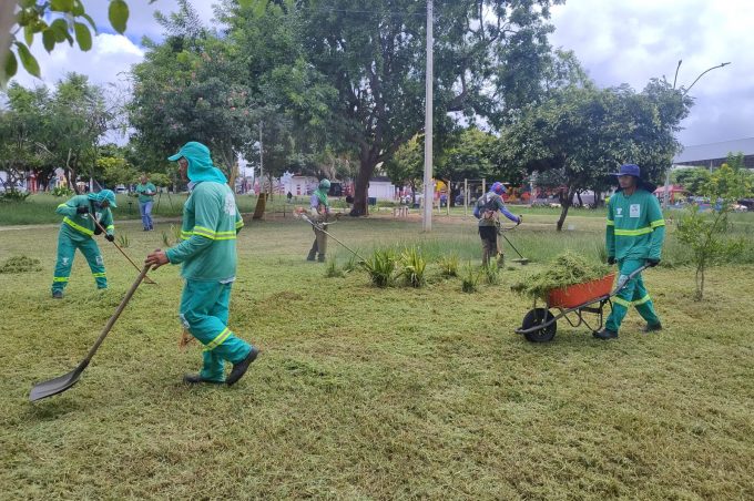 Secretaria Municipal de Meio Ambiente realiza serviços de limpeza e manutenção em áreas de lazer da cidade