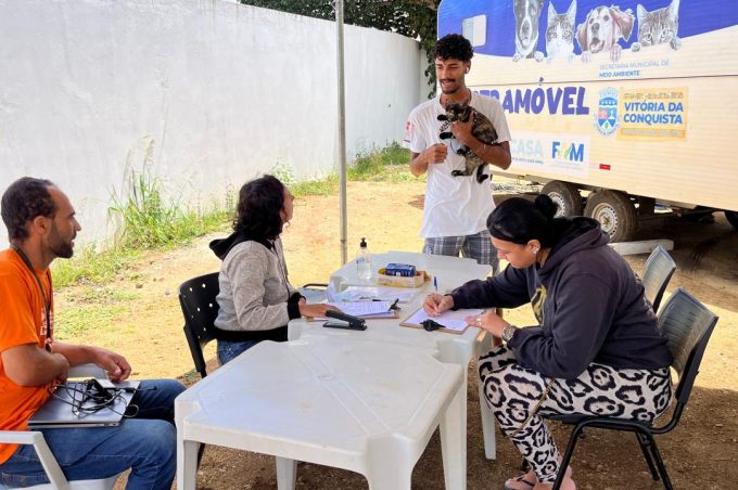 Castramóvel realiza procedimentos em cães e gatos na Urbis 2 até este sábado, 8