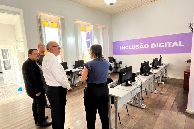 Deputado José de Arimatéia visita Centro de Convivência do Idoso e discute destinação de recursos para a unidade
