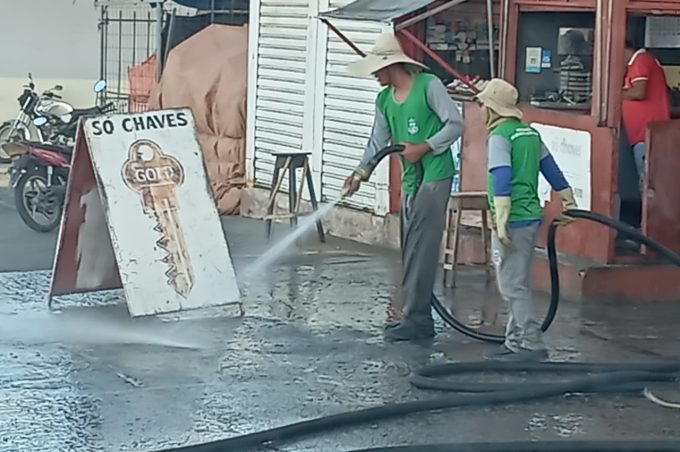 Secretaria Municipal de Serviços Públicos segue com higienização de feiras livres
