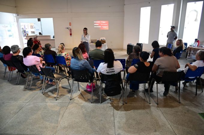Escola de Governo realiza palestra motivacional com empreendedoras da Economia Solidária