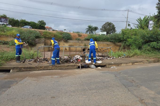 Prefeitura mobiliza equipes para diminuir impactos da chuva e município segue com alerta amarelo para novas precipitações