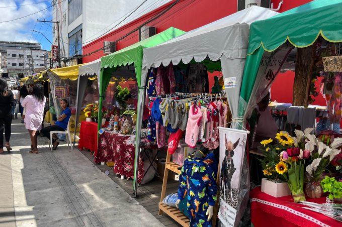 Feira de Economia Solidária de Vitória da Conquista dispõe de diversas opções de presentes para o Dia das Mães
