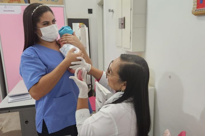 Teste do Pezinho: bebês nascidos no Hospital Esaú Matos podem fazer o exame ainda na maternidade