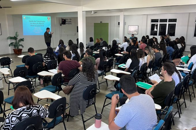 Cerest realiza formação para profissionais da Atenção Básica da SMS sobre fluxo de encaminhamento de paciente trabalhador