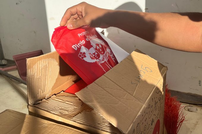Semdes distribui kits de livros para unidades da assistência social e Organizações da Sociedade Civil