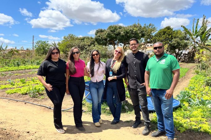 Representantes de Itarantim conhecem experiência das Hortas Comunitárias de Vitória da Conquista