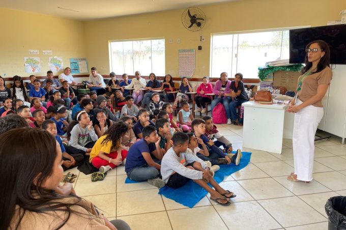 Smed realiza ação preventiva contra bullying na Escola Municipal Professora Neuza Vieira Silva