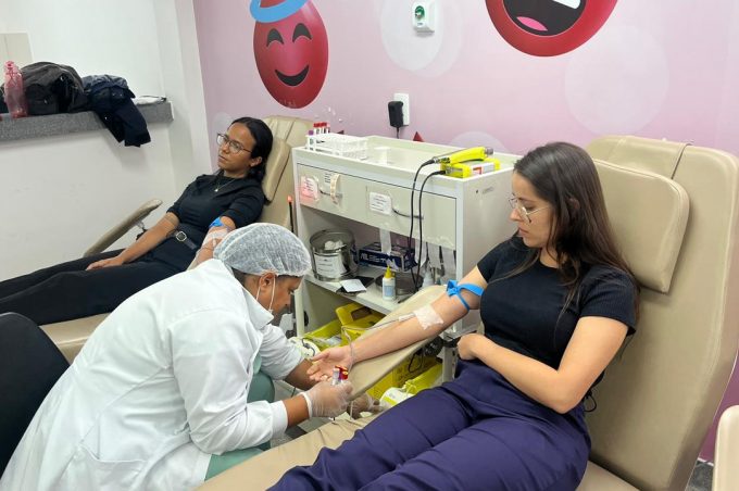 Jovens participam do Dia D da campanha de doação de sangue. Ação faz parte da Semana Municipal da Juventude