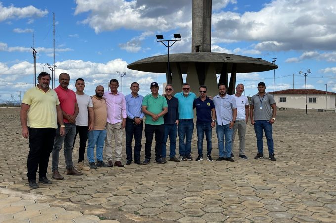 Representantes da Prefeitura e da Câmara realizam visita técnica na área do Cristo de Mário Cravo para 1ª Missa do Vaqueiro