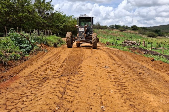 Prefeitura monitora chuvas na zona rural e realiza manutenção nas estradas para garantir segurança da população