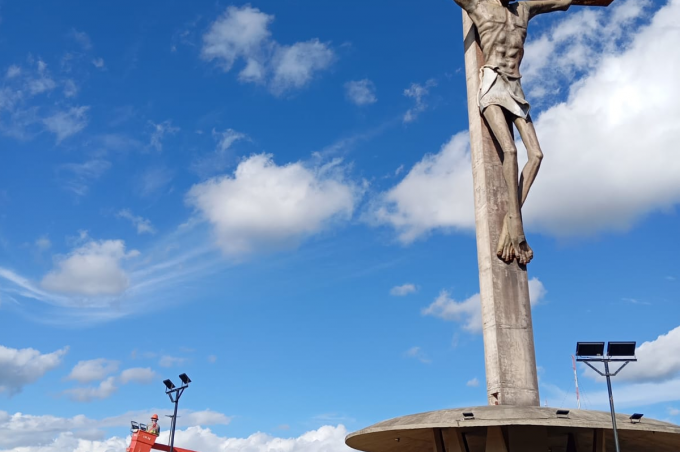 Prefeitura inaugura iluminação cênica no Cristo de Mário Cravo nesta terça-feira, 23