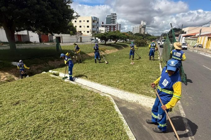 Sesep mantém serviços de limpeza com mutirões e poda de árvores em toda a cidade