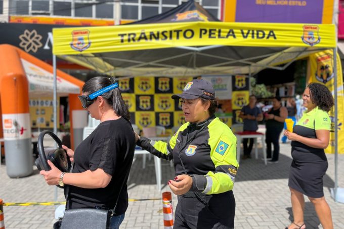 Simtrans promove campanha de conscientização com ênfase na simulação de efeitos do álcool ao dirigir