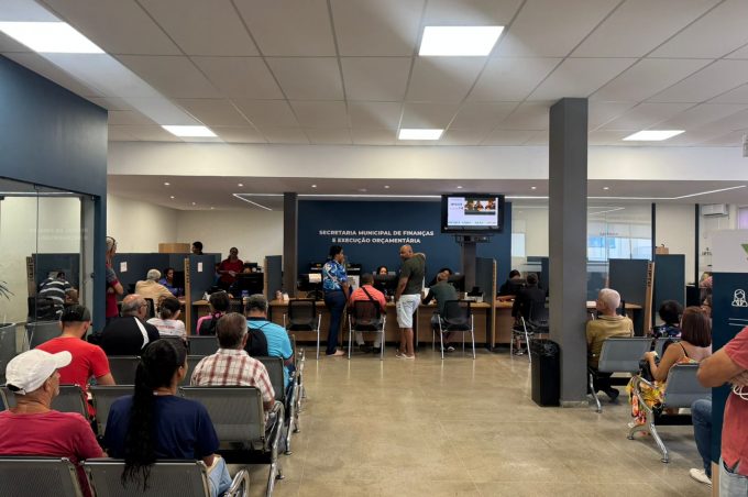 Contribuintes aproveitam desconto no pagamento do IPTU. Recursos retornam à população por meio de serviços e obras