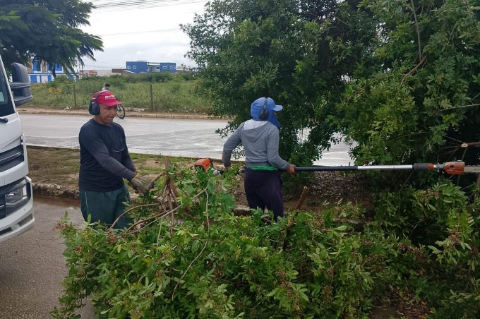 Ações de limpeza e reparos emergenciais em áreas afetadas pelas chuvas seguem em Vitória da Conquista