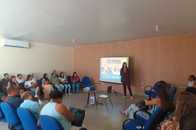 Trabalhadores da Semdes participam de formação sobre atuação do INSS, DPU e Procon nas ações do Suas na Comunidade