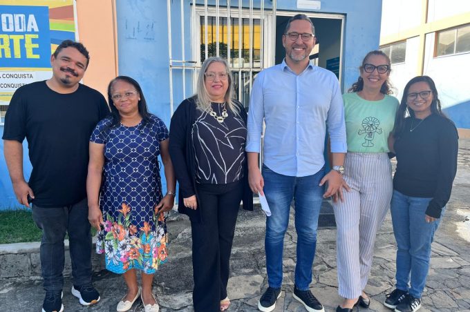 Semdes realiza visita técnica à Apae para discutir demandas da instituição