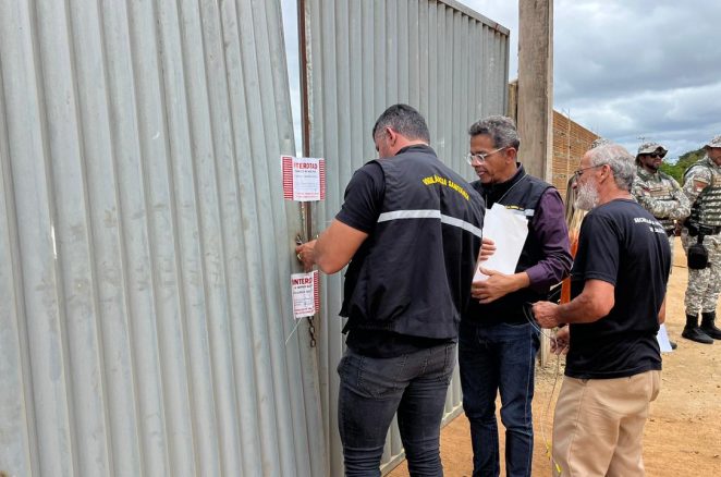 Vigilância Sanitária de Vitória da Conquista interdita ponto clandestino de água que abastecia dois municípios da região 