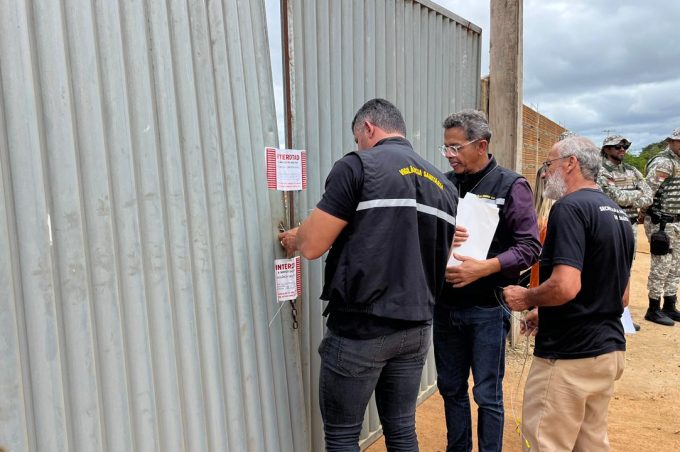 Vigilância Sanitária de Vitória da Conquista interdita ponto clandestino de água que abastecia dois municípios da região 