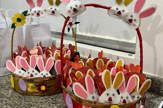 Fundação de Saúde promove ação de Páscoa e leva alegria a crianças internadas no Hospital Esaú Matos