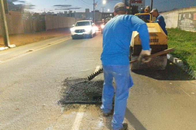 Emurc intensifica Operação Tapa-Buraco e realiza manutenção no turno da noite no Centro e corredores de ônibus