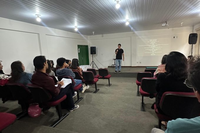 Professores de Artes participam de workshop sobre produção audiovisual com coordenação do Curta 5