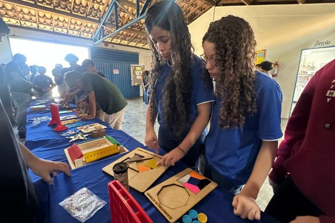 Em parceria com a Uesb, alunos da Escola Municipal Vicente Cassimiro celebram Dia Nacional da Matemática