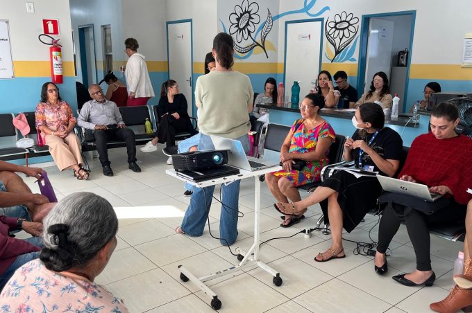 Servidores municipais e moradores participam de pré-conferência de saúde na Unidade de Saúde Nova Cidade