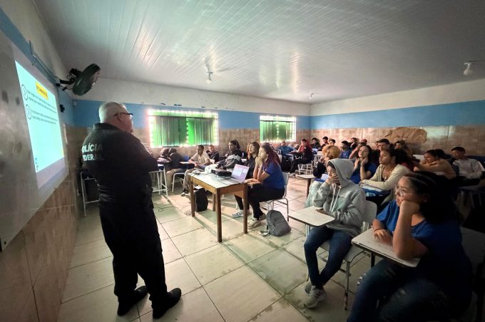 Maio Laranja: palestra na Escola Gildásio Pereira Castro debate segurança on-line e prevenção da violência