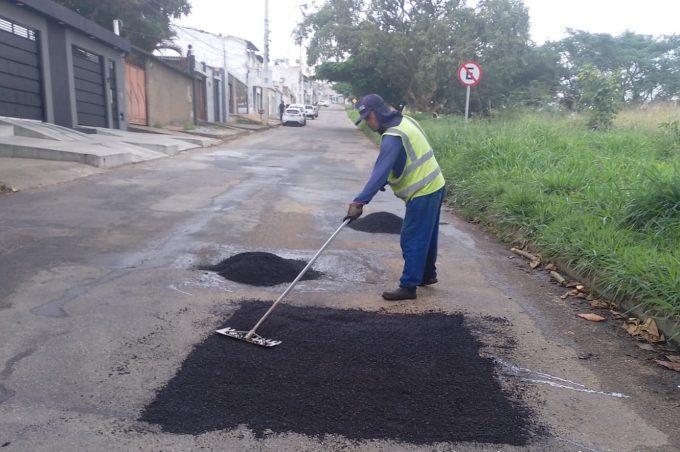 Operação Tapa-Buraco: trabalhos seguem durante toda a semana na recuperação da malha viária urbana da cidade