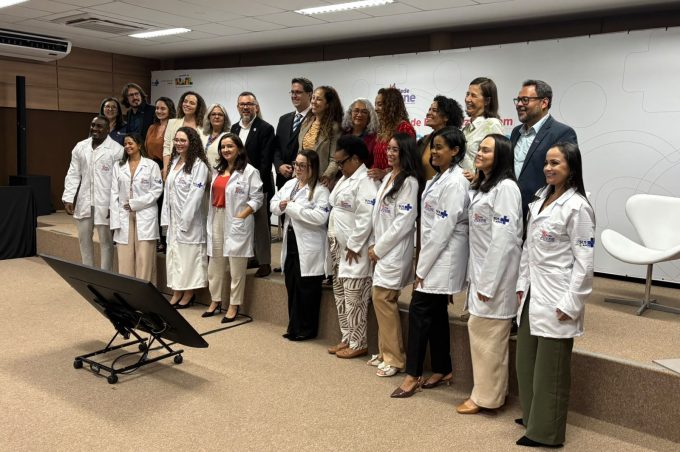 Enfermeiras da UTI do Hospital Esaú Matos iniciam curso de especialização oferecido pelo Ministério da Saúde