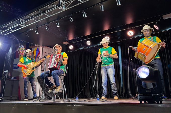 Arraiá da Conquista: Carreta da Cultura leva alegria e forró ao Distrito do Pradoso
