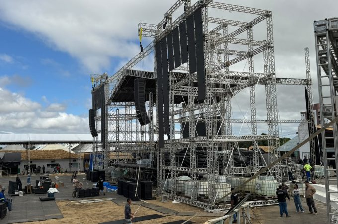 Arraiá da Conquista: organização da festa segue com finalização da montagem da estrutrura no Parque de Exposições 