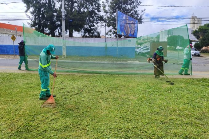 Secretaria Municipal de Meio Ambiente segue com manutenção em praças e áreas públicas de Vitória da Conquista