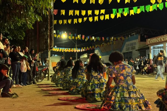 Em Dantelândia, Carreta da Cultura conclui percurso pelos 11 distritos e marca fim do Arraiá da Conquista 2026
