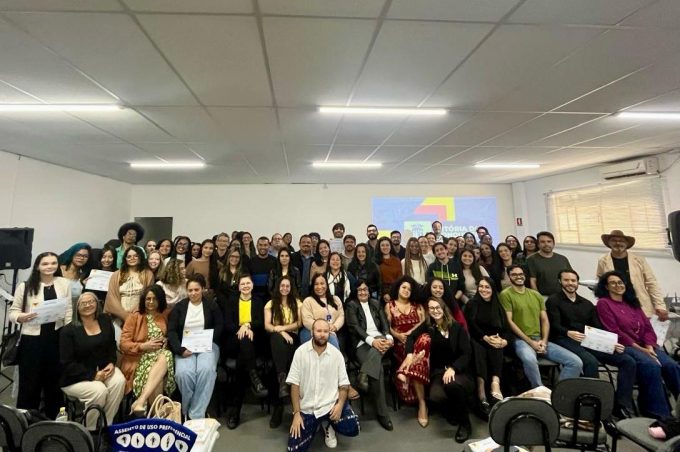 Encerramento da 8ª edição do Curso Introdutório à Política de Assistência Social certifica trabalhadores do Suas