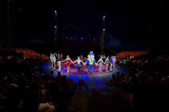 Prefeitura garante tarde de diversão no circo para estudantes da Rede Municipal