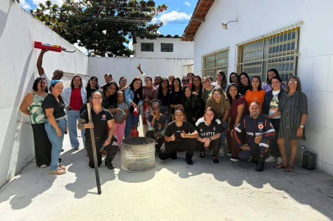 Escola Municipal Maria Santana recebe capacitação em primeiros socorros e combate a incêndios