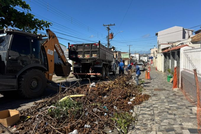 Prefeitura inicia recuperação de galeria pluvial na Rua Plácido de Castro e interdita trecho para execução da obra 