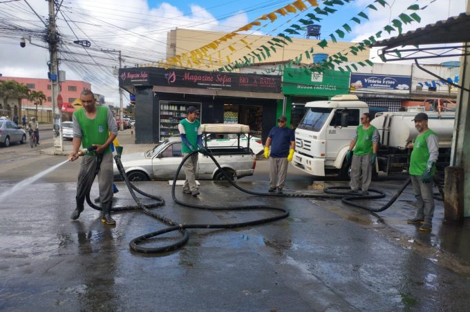 Semop intensifica serviços de lavagem em feiras e mercados de Vitória da Conquista
