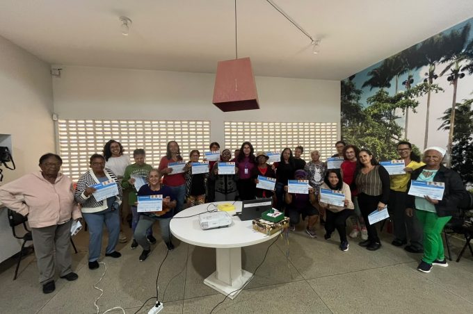 Oficina do Programa Acessuas Trabalho orienta mulheres para mercado de trabalho