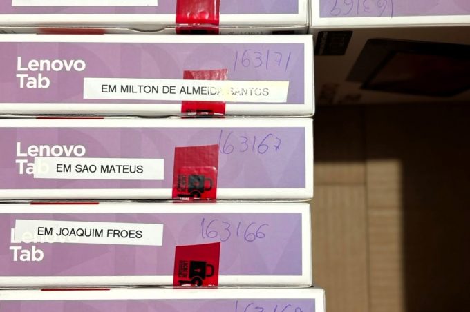 Secretaria Municipal de Educação entrega 1.400 tablets para ampliar Diário de Classe Digital nesta terça-feira, 18